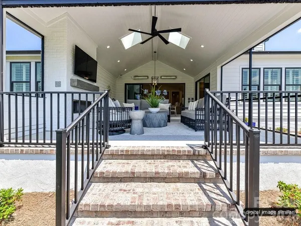 $2,094,445 | 3133 Country Club Drive, Charlotte, NC 28205