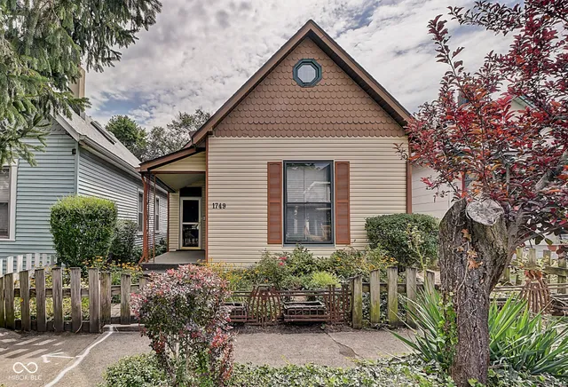 $1,800 | 1749 Delaware Street, Indianapolis, IN 46225