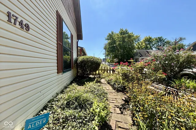 $1,800 | 1749 Delaware Street, Indianapolis, IN 46225