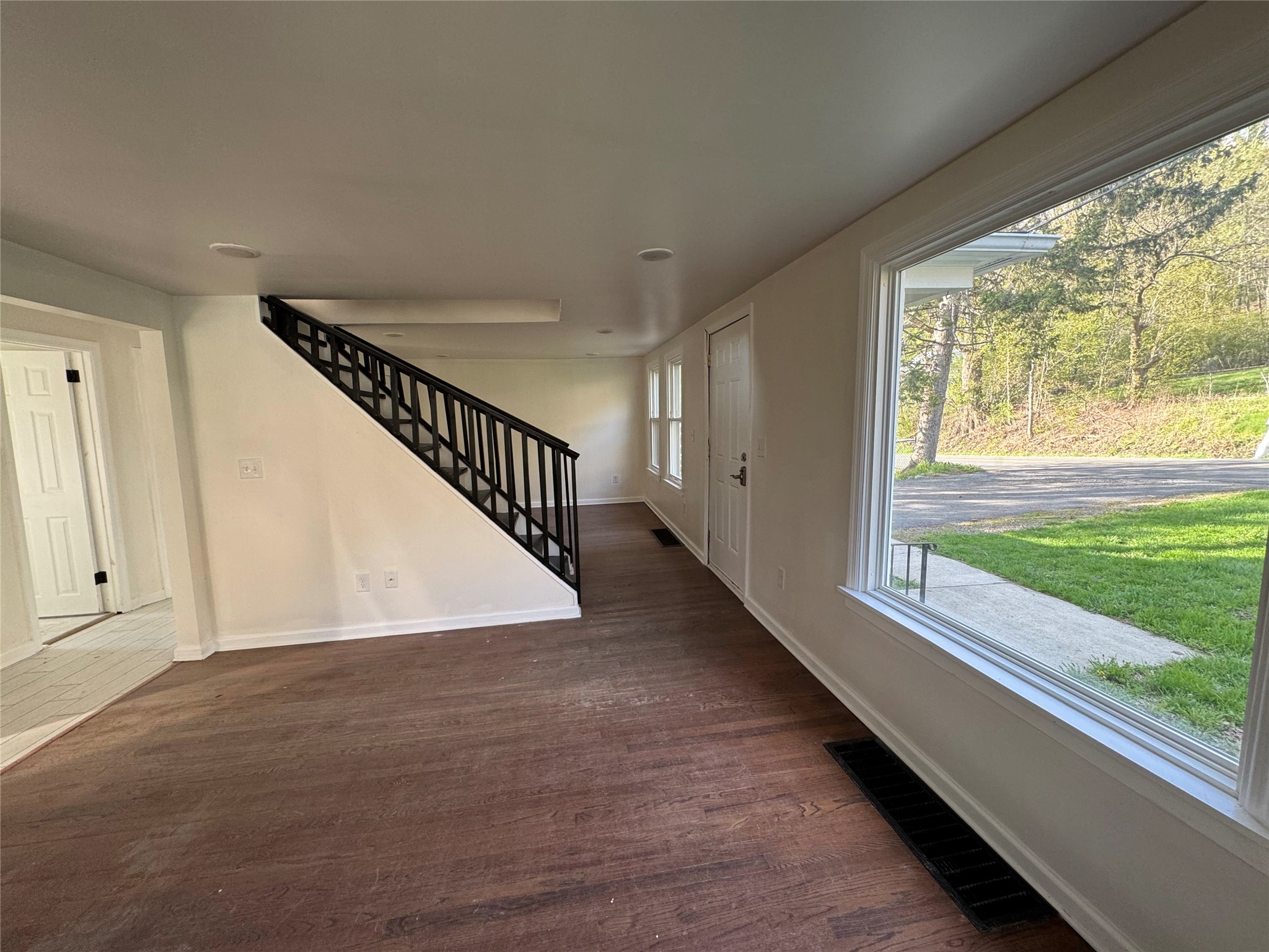 56 Powers Road Binghamton, NY 13903 - Photo 6 of 23
