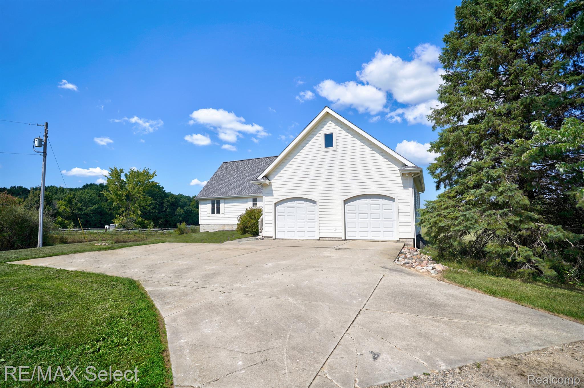 7024 Cook Road Swartz Creek, MI 48473 - Photo 3 of 30 Gallery Image 3
