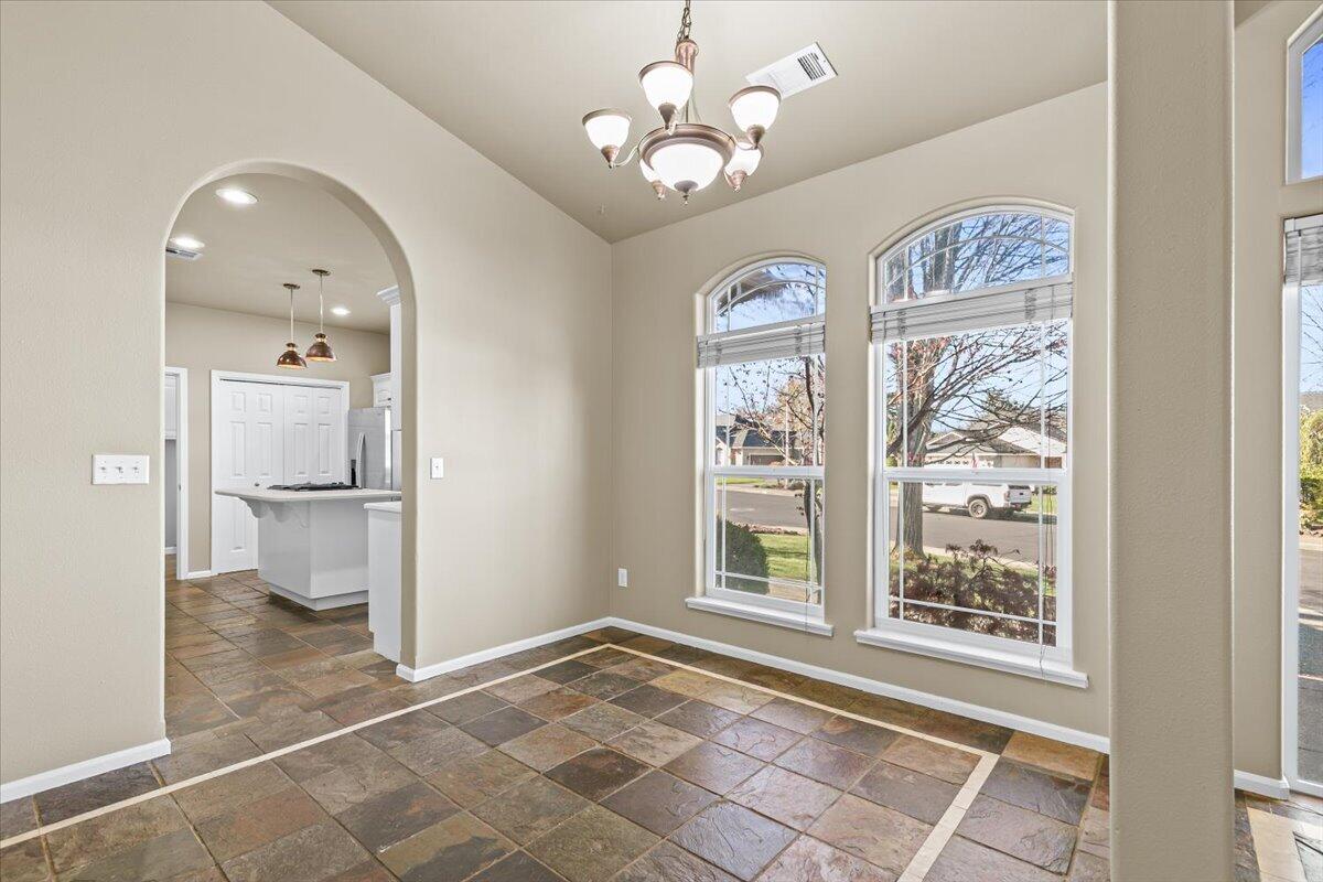 235 Prairie Landing Drive Eagle Point, OR 97524 - Photo 13 of 50 17-16
