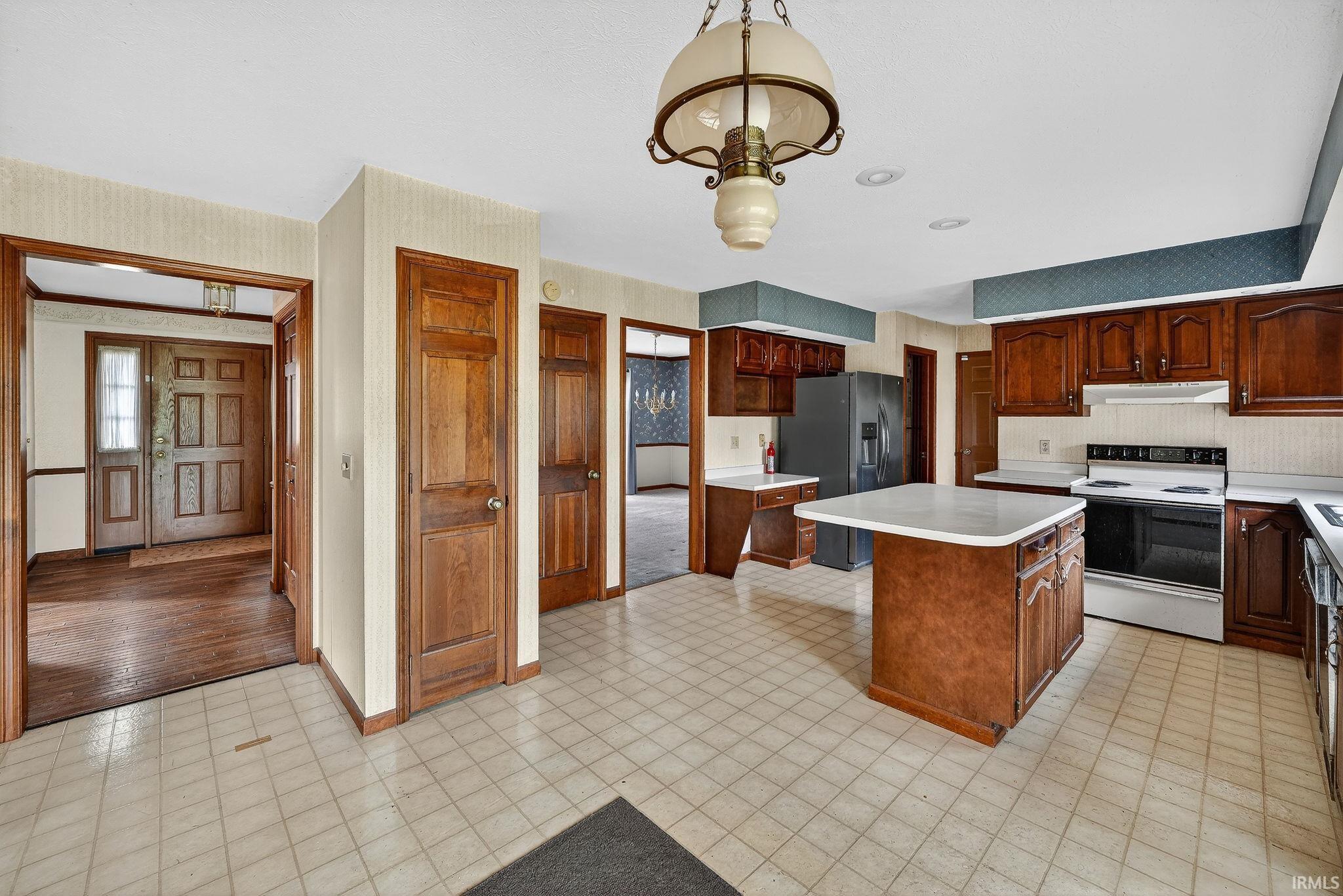 15533 Hunting Ridge Trail Granger, IN 46530 - Photo 13 of 36