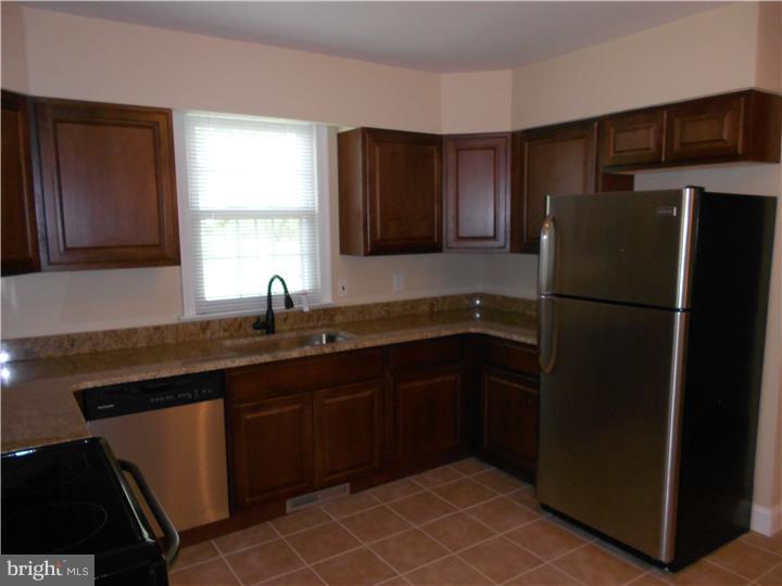 324 Hawarden Road Springfield, PA 19064 - Photo 11 of 23 Kitchen