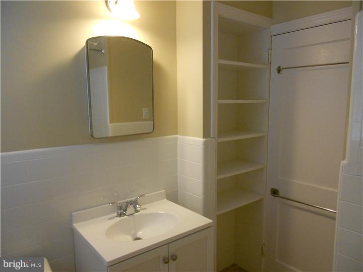 324 Hawarden Road Springfield, PA 19064 - Photo 13 of 23 Bathroom