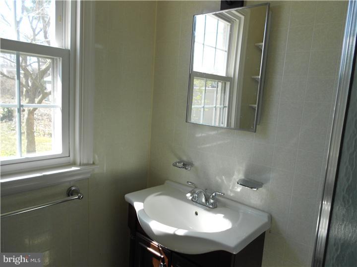 324 Hawarden Road Springfield, PA 19064 - Photo 18 of 23 Bathroom