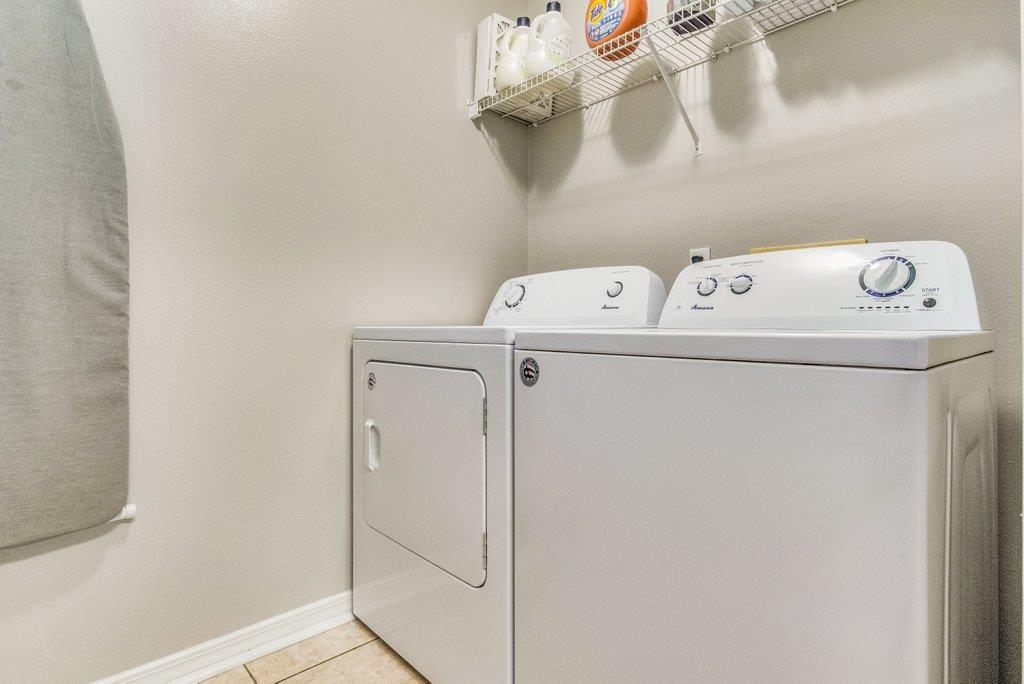 6612 Ridge Crest Drive Milton, FL 32570 - Photo 19 of 47 Separate laundry room adjacent to kitchen