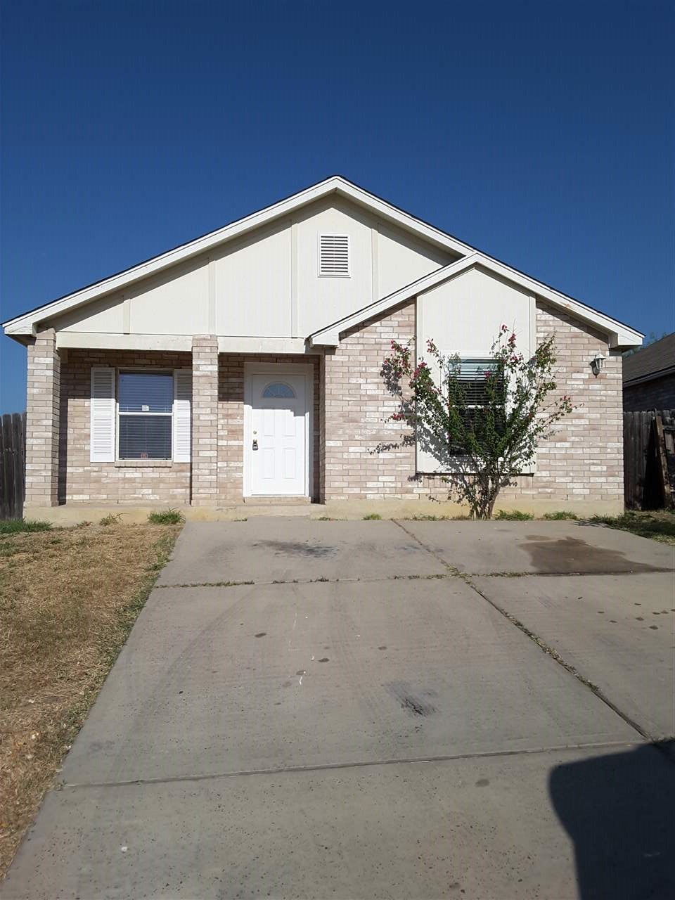 821 George Read Drive Laredo, TX 78046 - Photo 1 of 19 Gallery Image 1