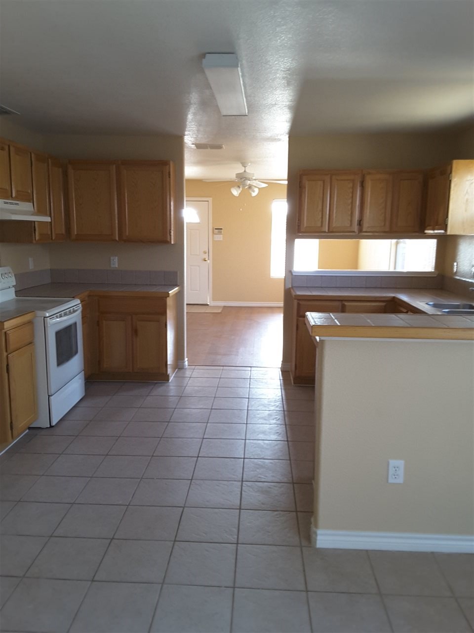 821 George Read Drive Laredo, TX 78046 - Photo 7 of 19 Gallery Image 7