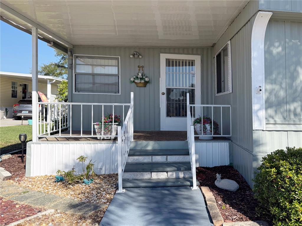 123 St Kitts Way Apollo Beach, FL 33572 - Photo 2 of 24