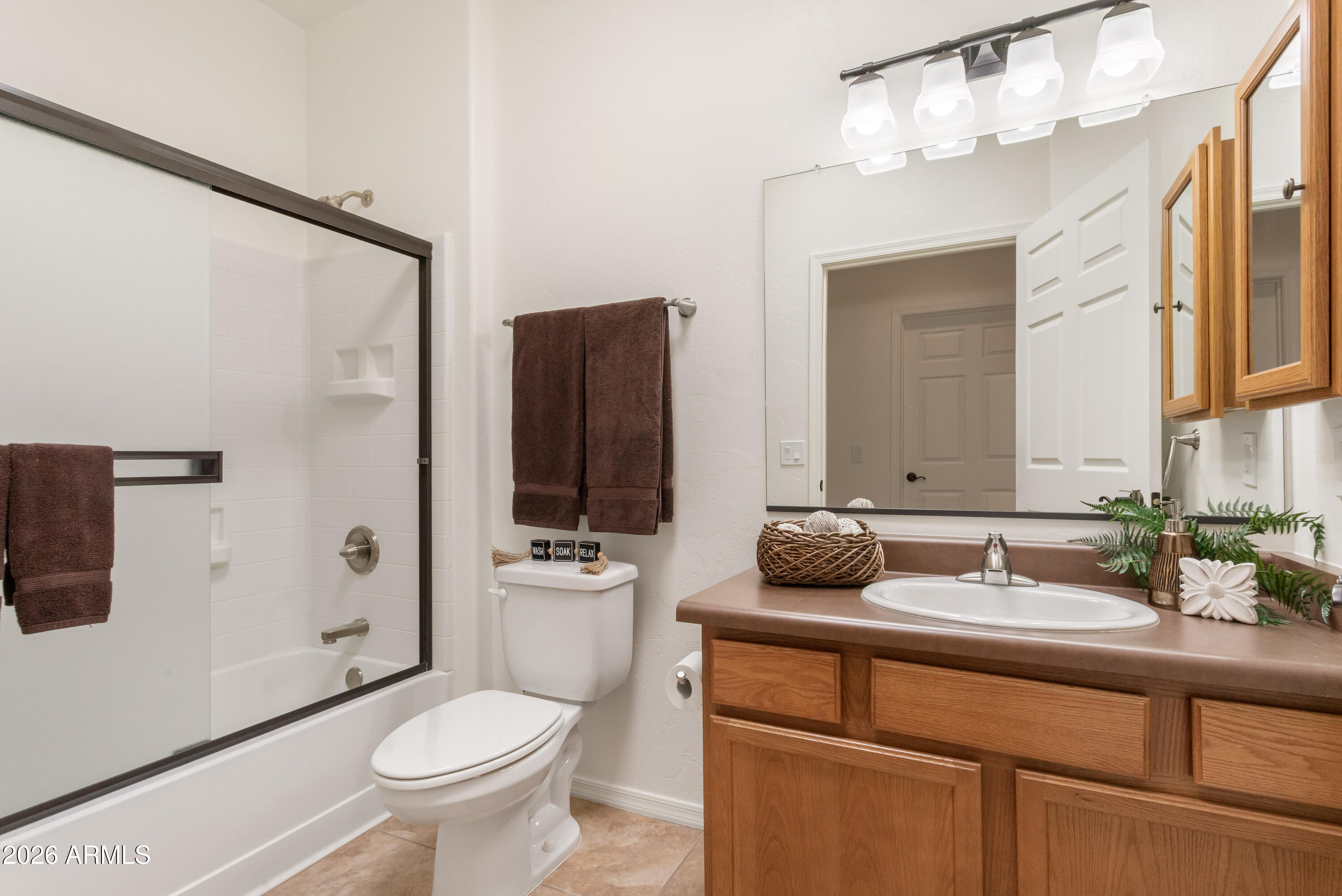 516 South Sky Ranch Road Sierra Vista, AZ 85635 - Photo 25 of 35 Guest bath