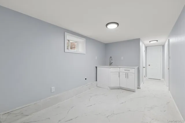 a view of utility room