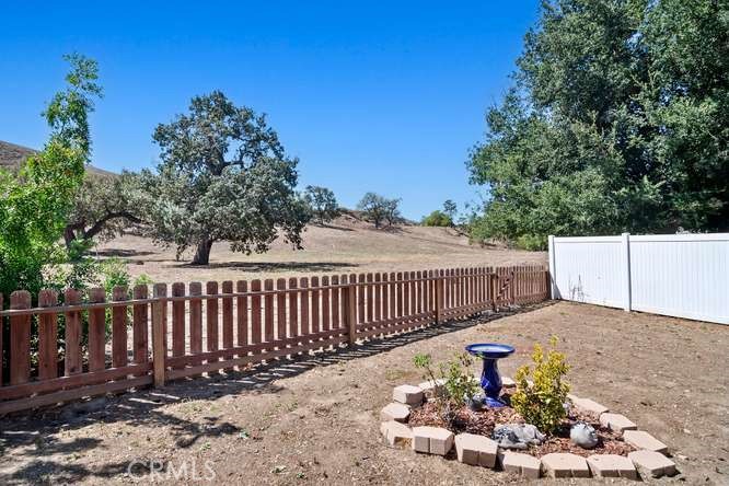 1550 Rory Simi Valley, Unit 216 Simi Valley, CA 93063 - Photo 33 of 46 Lots of Privacy