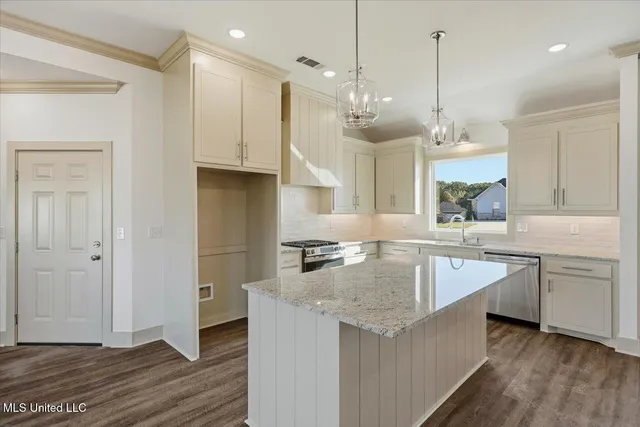 $365,900 | 111 Willow Way, Canton, MS 39046