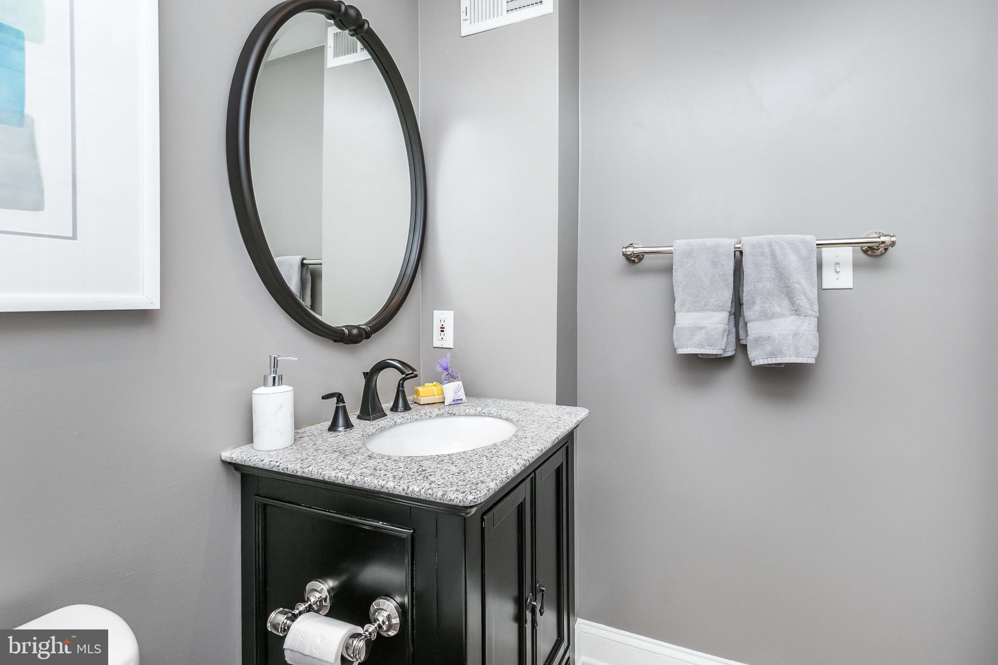 1132 Riverside Avenue Baltimore, MD 21230 - Photo 22 of 50 Full hall bath