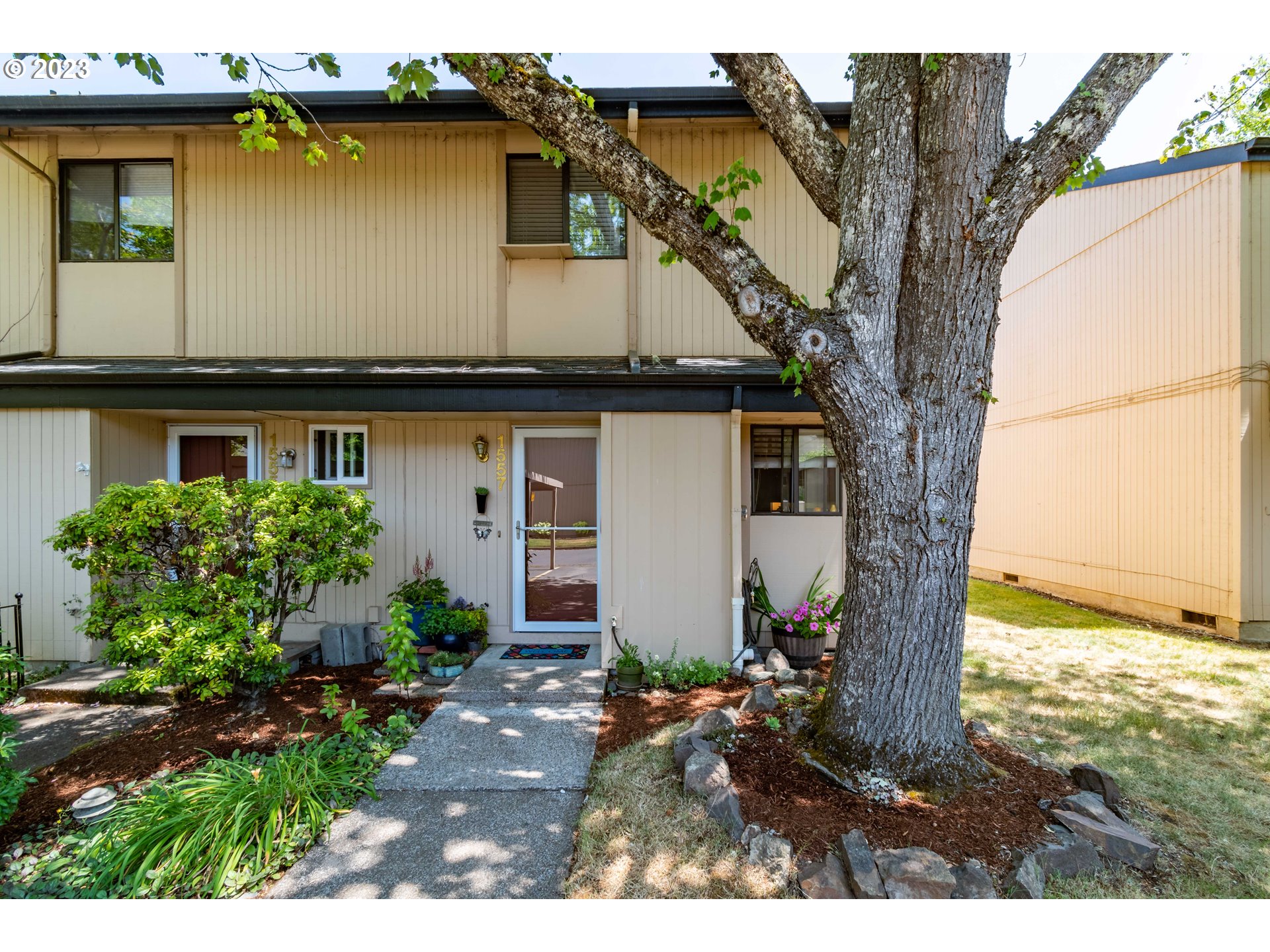 1557 Fetters Loop Eugene, OR 97402 - Photo 1 of 37 Gallery Image 1