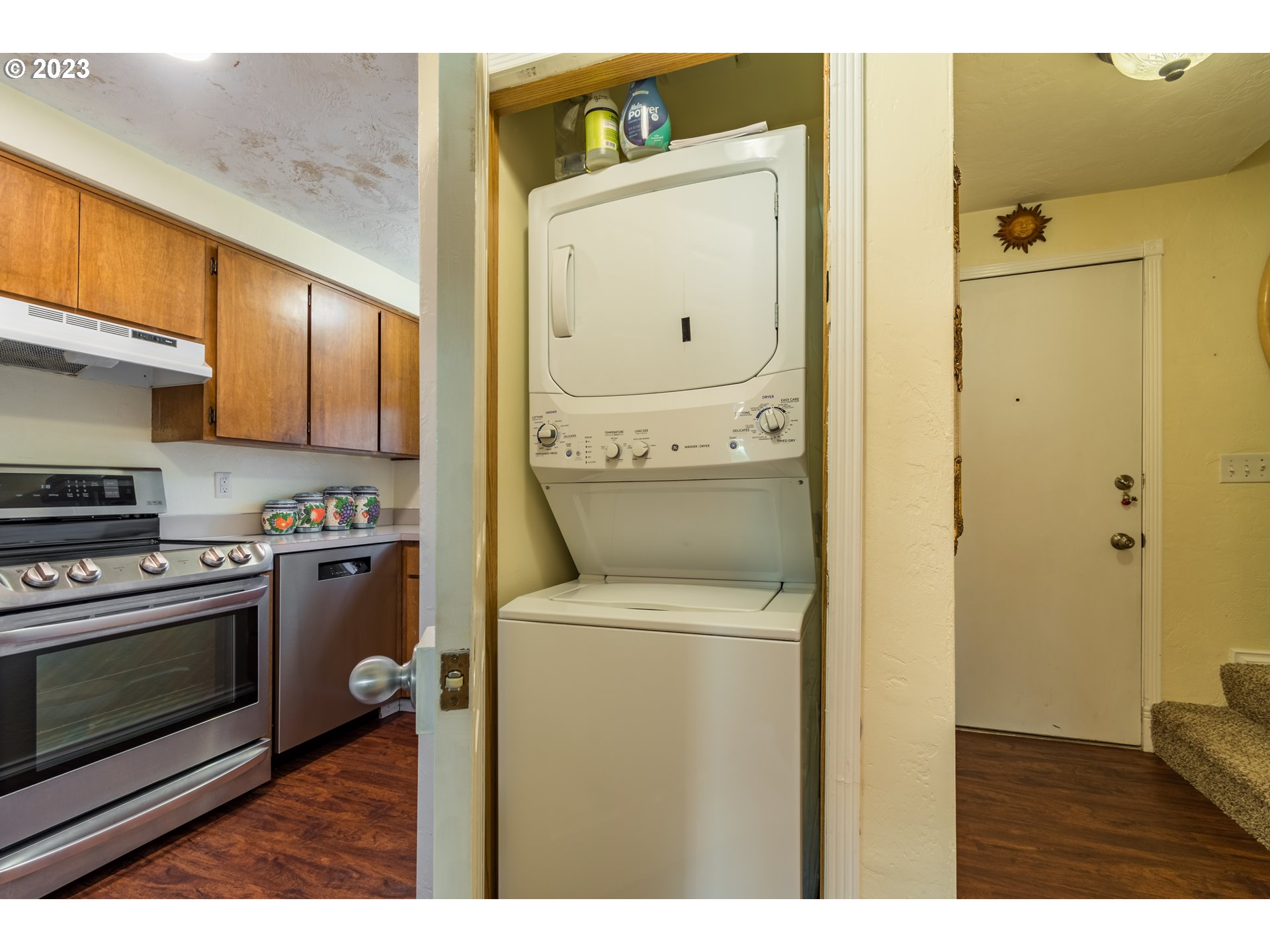 1557 Fetters Loop Eugene, OR 97402 - Photo 11 of 37 Gallery Image 11