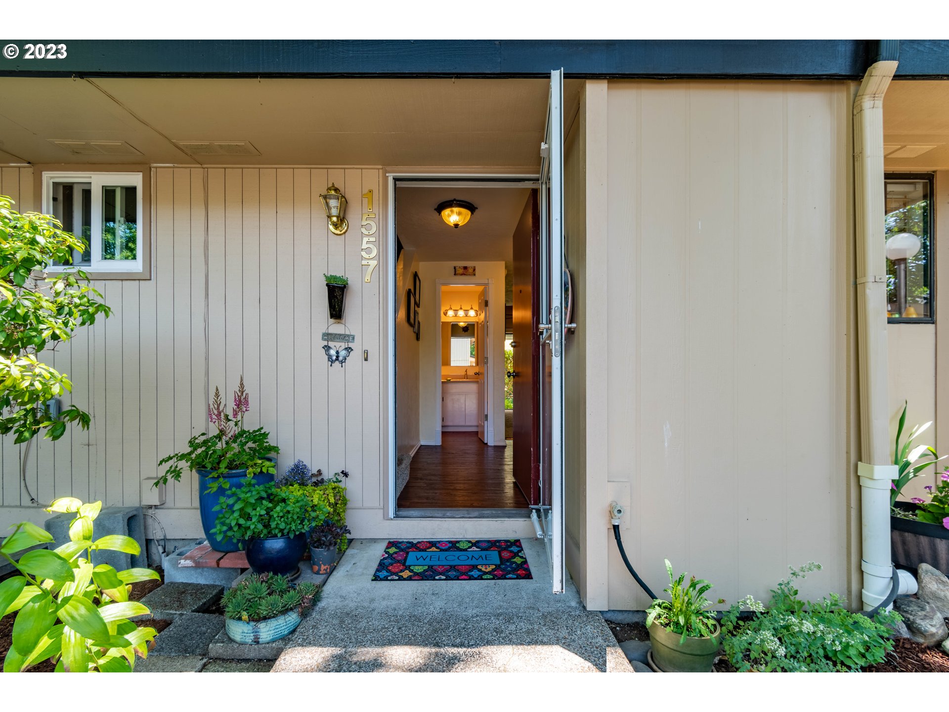 1557 Fetters Loop Eugene, OR 97402 - Photo 3 of 37 Gallery Image 3