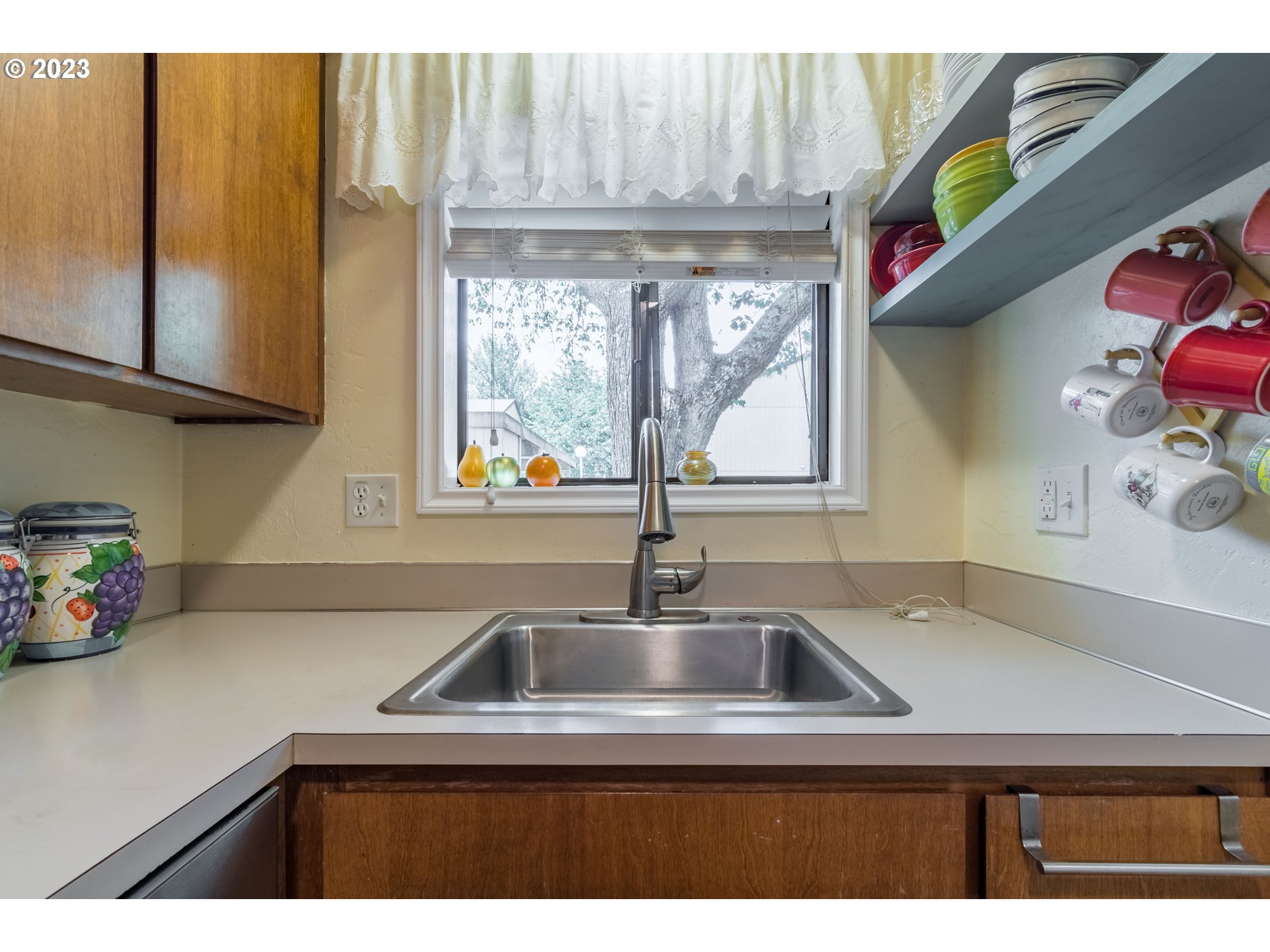 1557 Fetters Loop Eugene, OR 97402 - Photo 10 of 37 Gallery Image 10