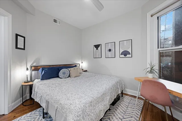 $3,300 | 1023 West Dakin Street, Unit 1W, Chicago, IL 60613