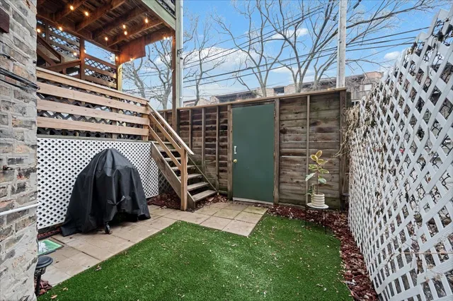 $3,300 | 1023 West Dakin Street, Unit 1W, Chicago, IL 60613