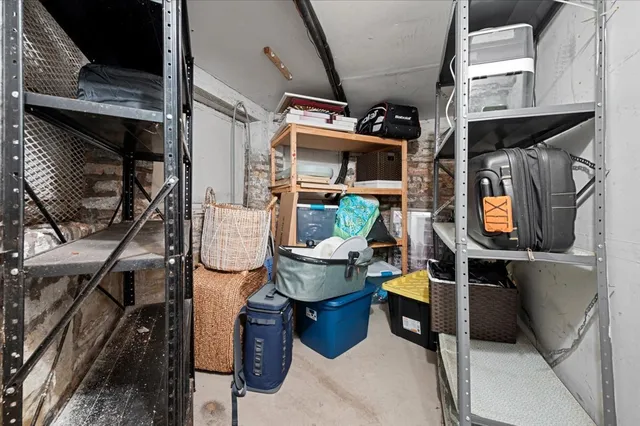 $3,300 | 1023 West Dakin Street, Unit 1W, Chicago, IL 60613