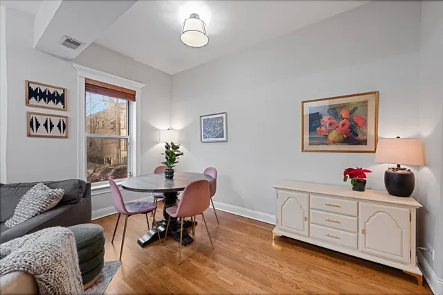 $3,300 | 1023 West Dakin Street, Unit 1W, Chicago, IL 60613