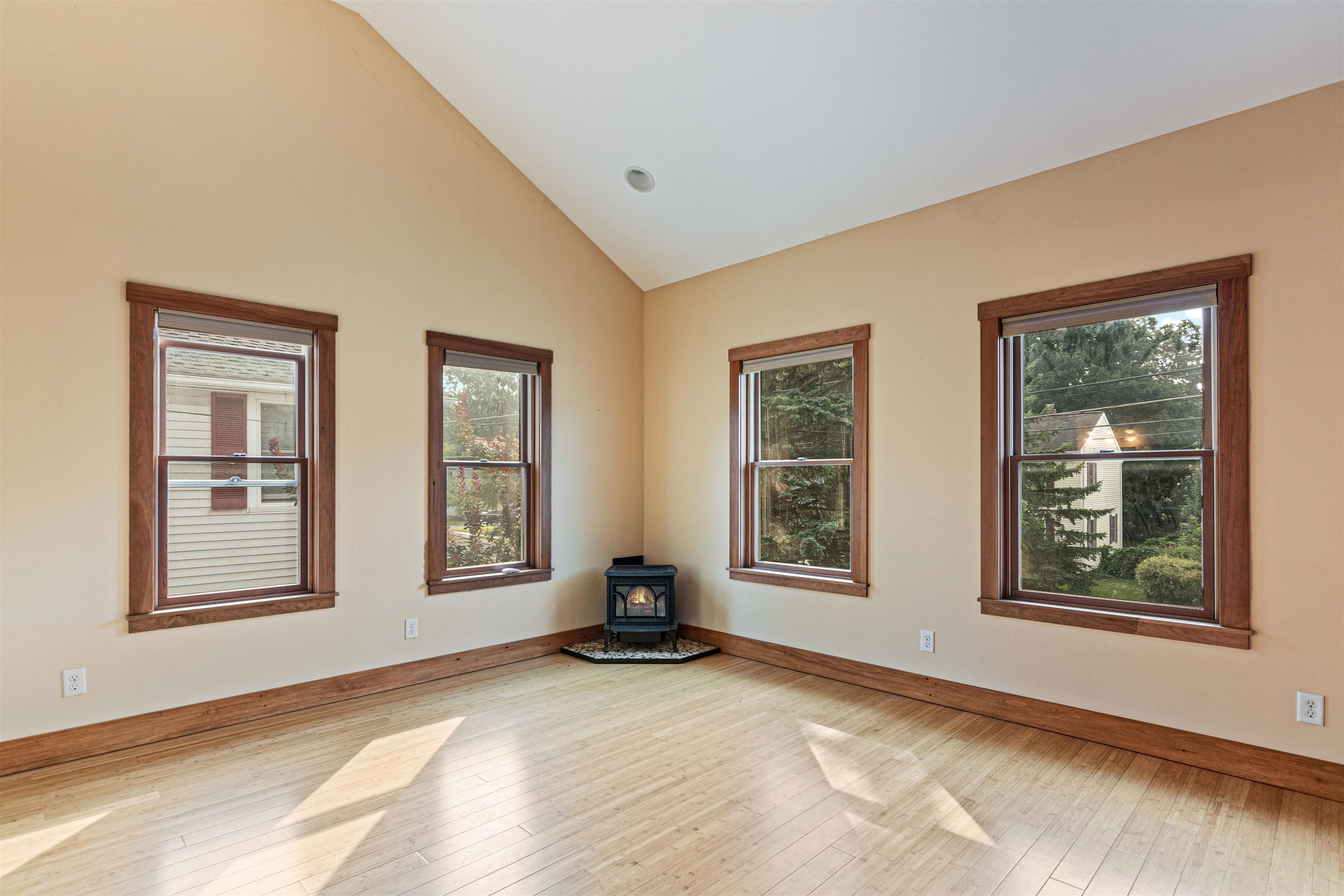164 Woodbury Road Burlington, VT 05408 - Photo 10 of 39 Gallery Image 10