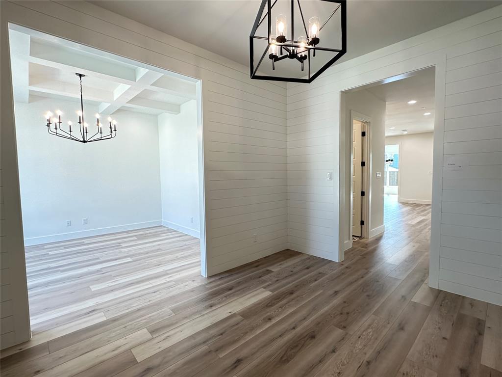 3908 Rochelle Drive Dallas, TX 75220 - Photo 3 of 34