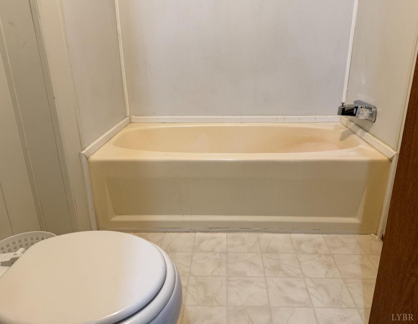 400 Pilot View Road Concord, VA 24538 - Photo 12 of 36 separate Primary bedroom toilet/tub room