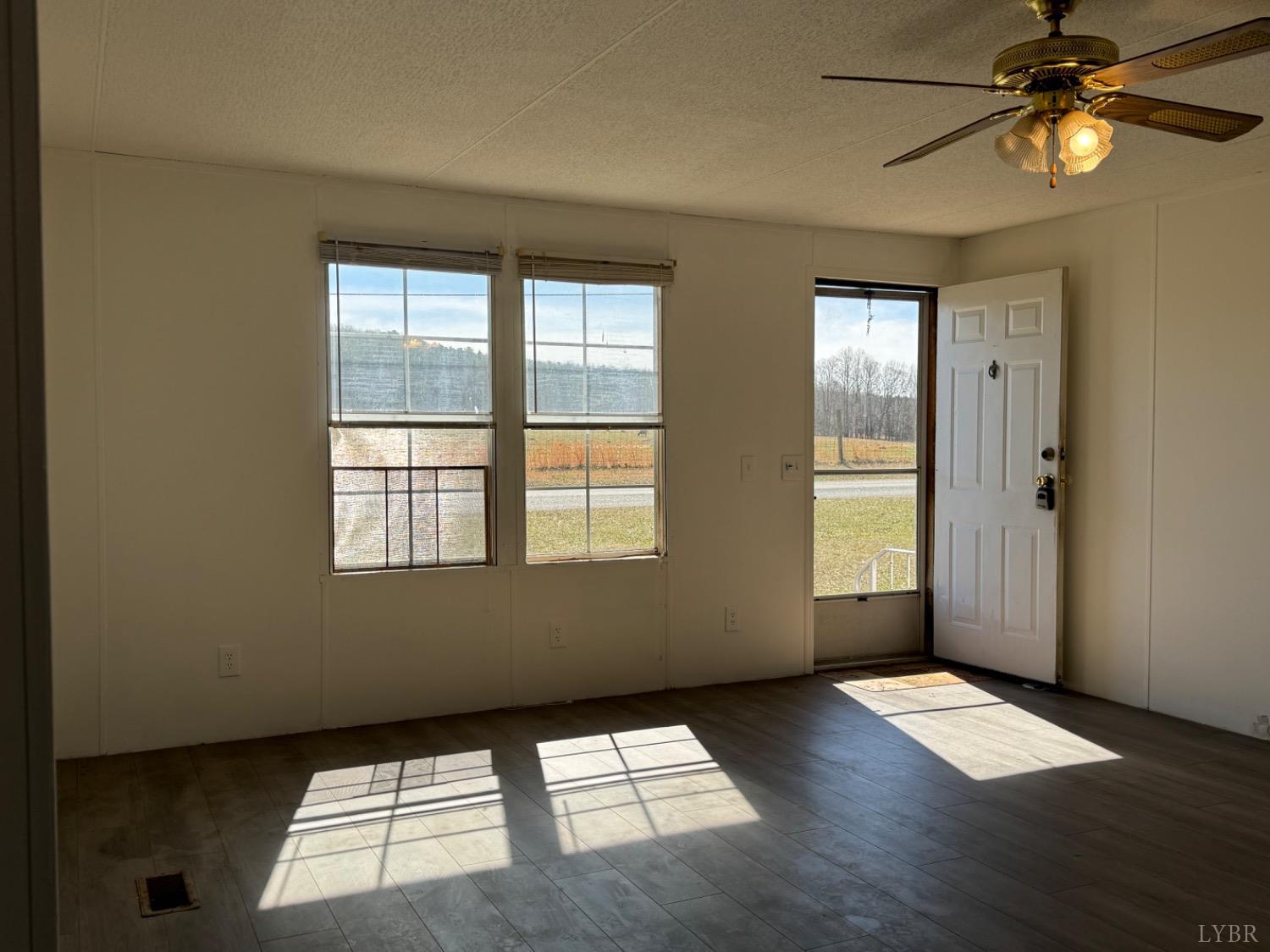 400 Pilot View Road Concord, VA 24538 - Photo 4 of 36