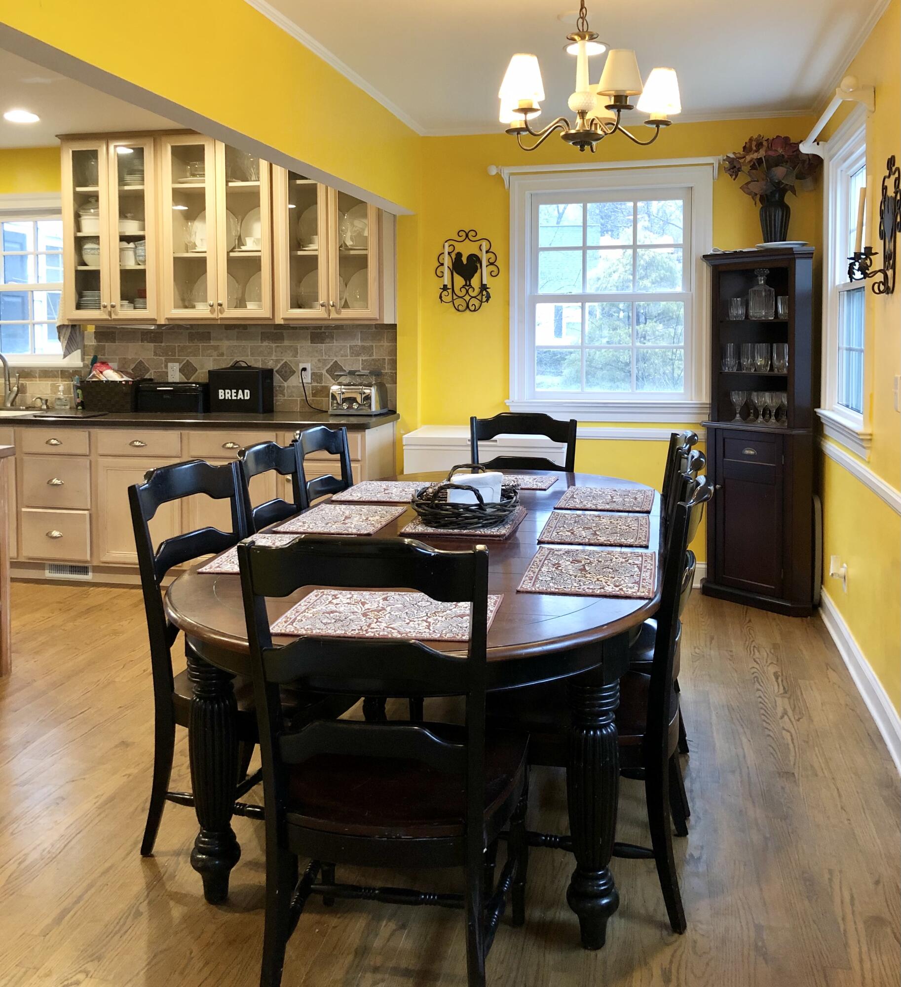 1306 Elfin Road Lookout Mountain, GA 30750 - Photo 5 of 17 Breakfast Room