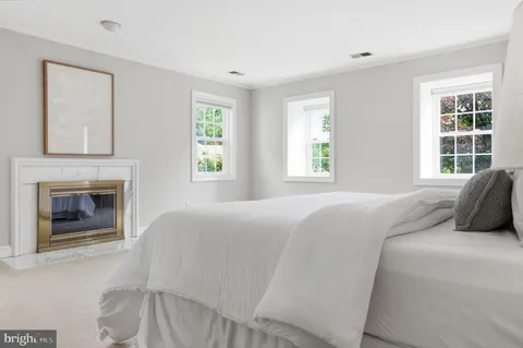$1,325,000 | 14200 White Water Way, Gaithersburg, MD 20878