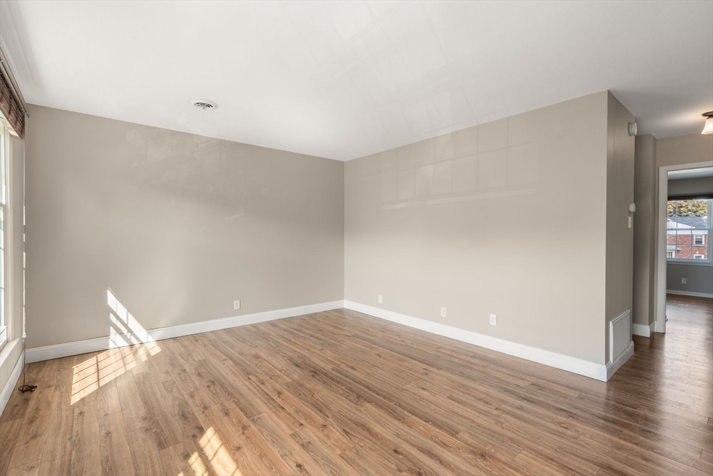 40 Yorktown Drive, Unit D Springfield, MA 01108 - Photo 5 of 27