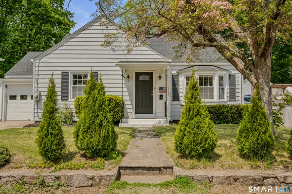$299,900 | 7 Norton Court, Norwich, CT 06360