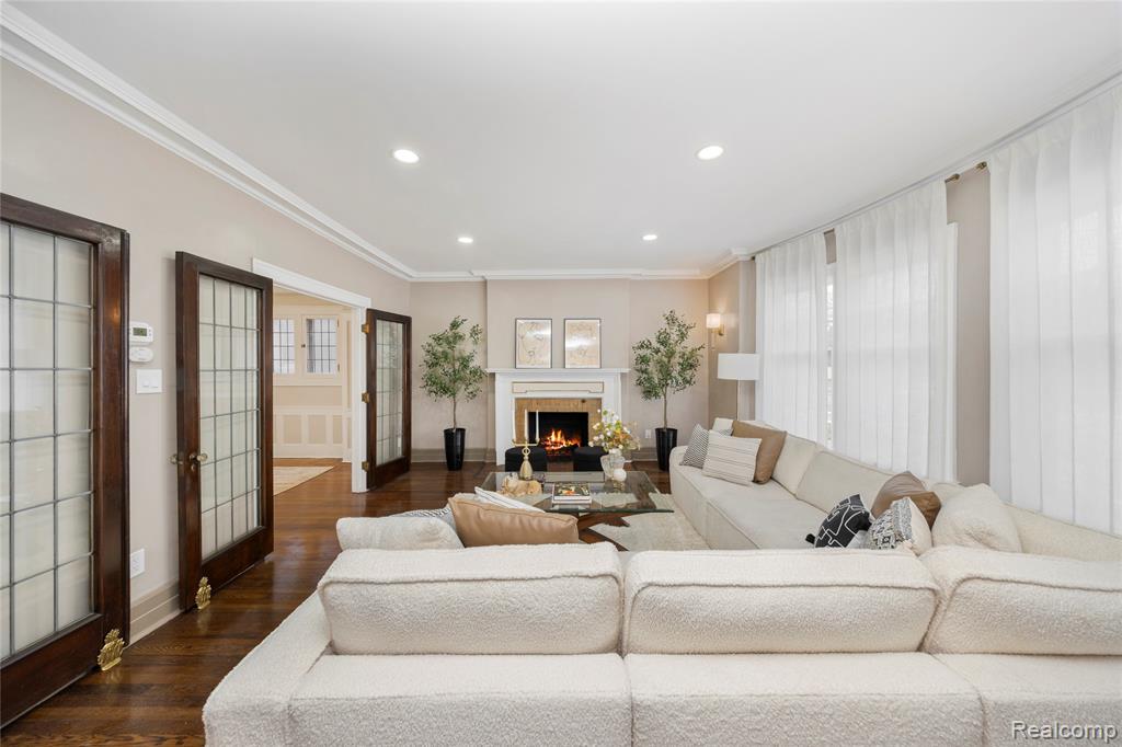 2295 Atkinson Street Detroit, MI 48206 - Photo 14 of 99 Gallery Image 14