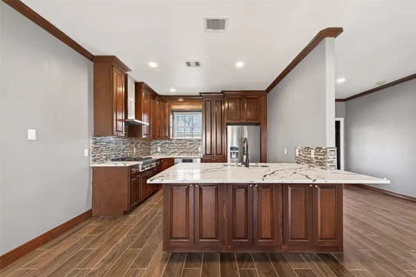 $3,000 | 2410 Engeling Road, Rosenberg, TX 77471