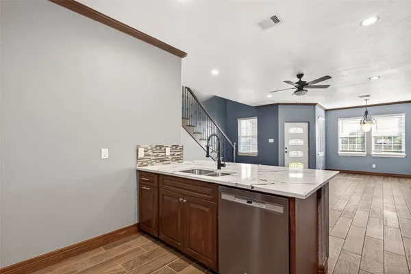 $3,000 | 2410 Engeling Road, Rosenberg, TX 77471