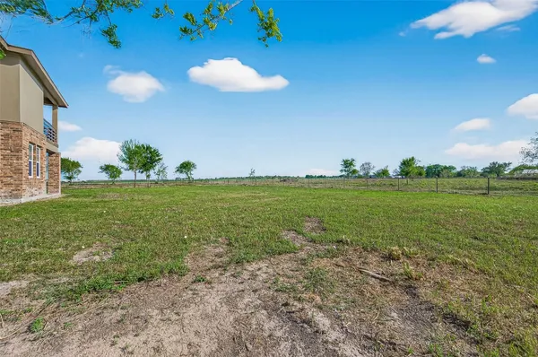 $3,000 | 2410 Engeling Road, Rosenberg, TX 77471