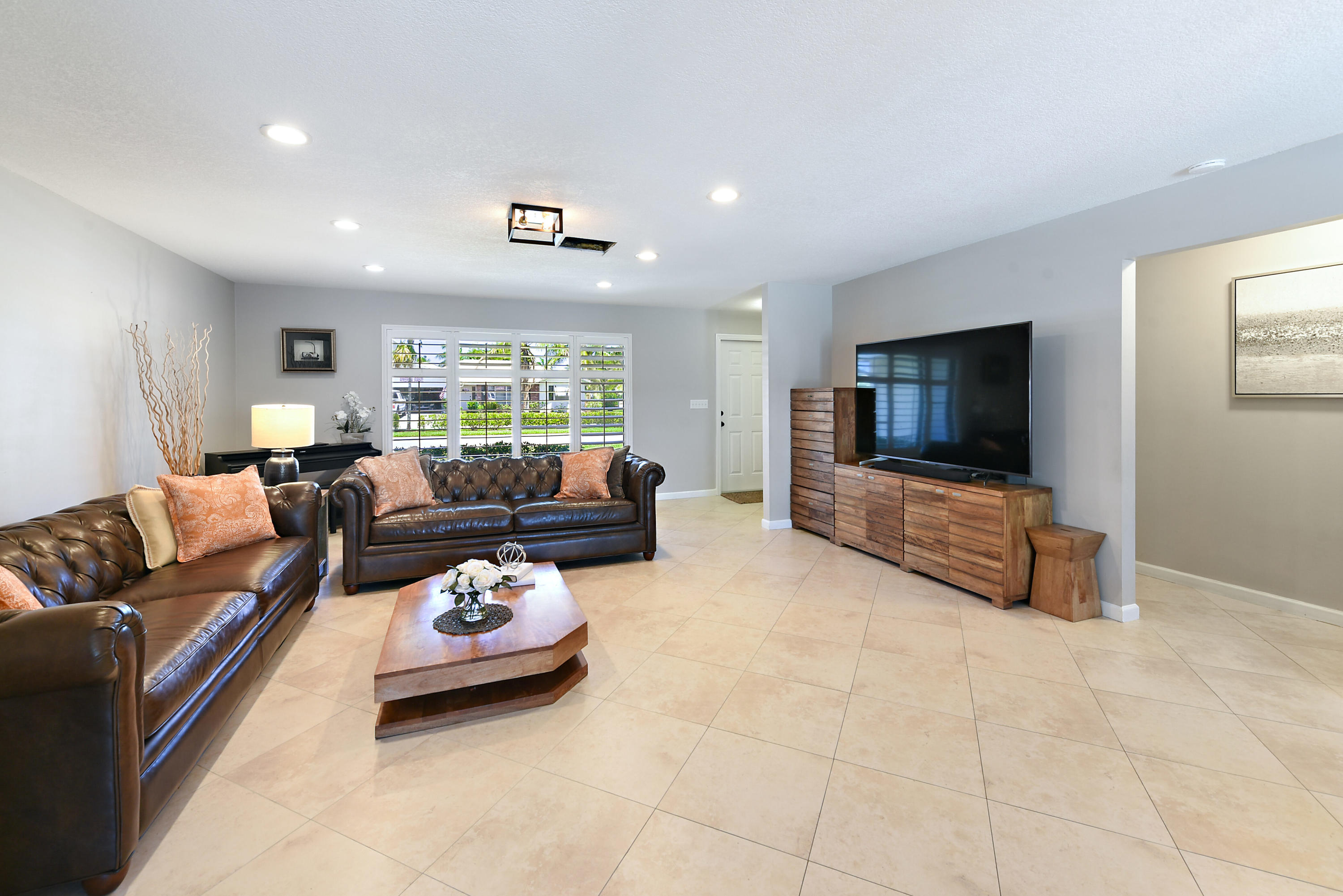 1399 Southwest 12th Avenue Boca Raton, FL 33486 - Photo 15 of 35 Living Room