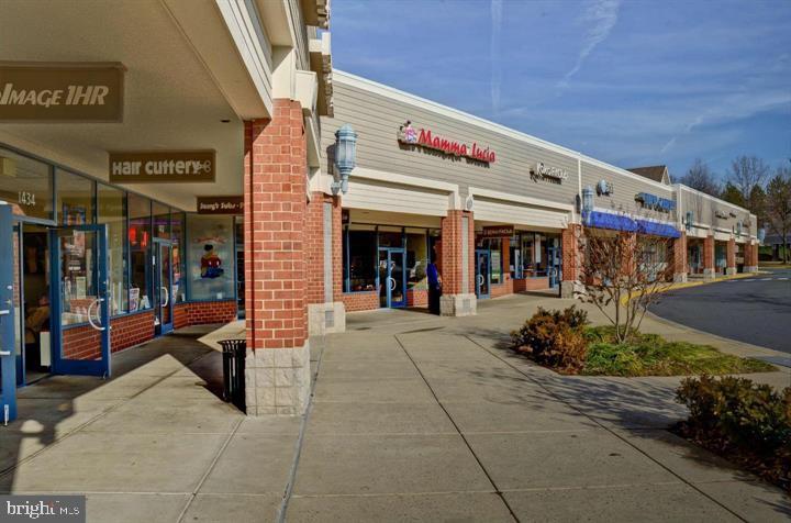 1519 North Point Drive, Unit 202 Reston, VA 20194 - Photo 5 of 49 Walk to North Point Village Shopping Center