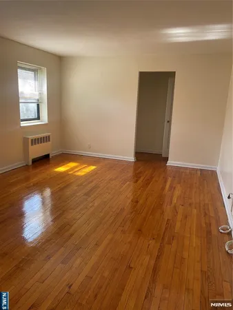 $1,350 | 2329-2339 Hudson Terrace, Unit A13, Fort Lee, NJ 07024