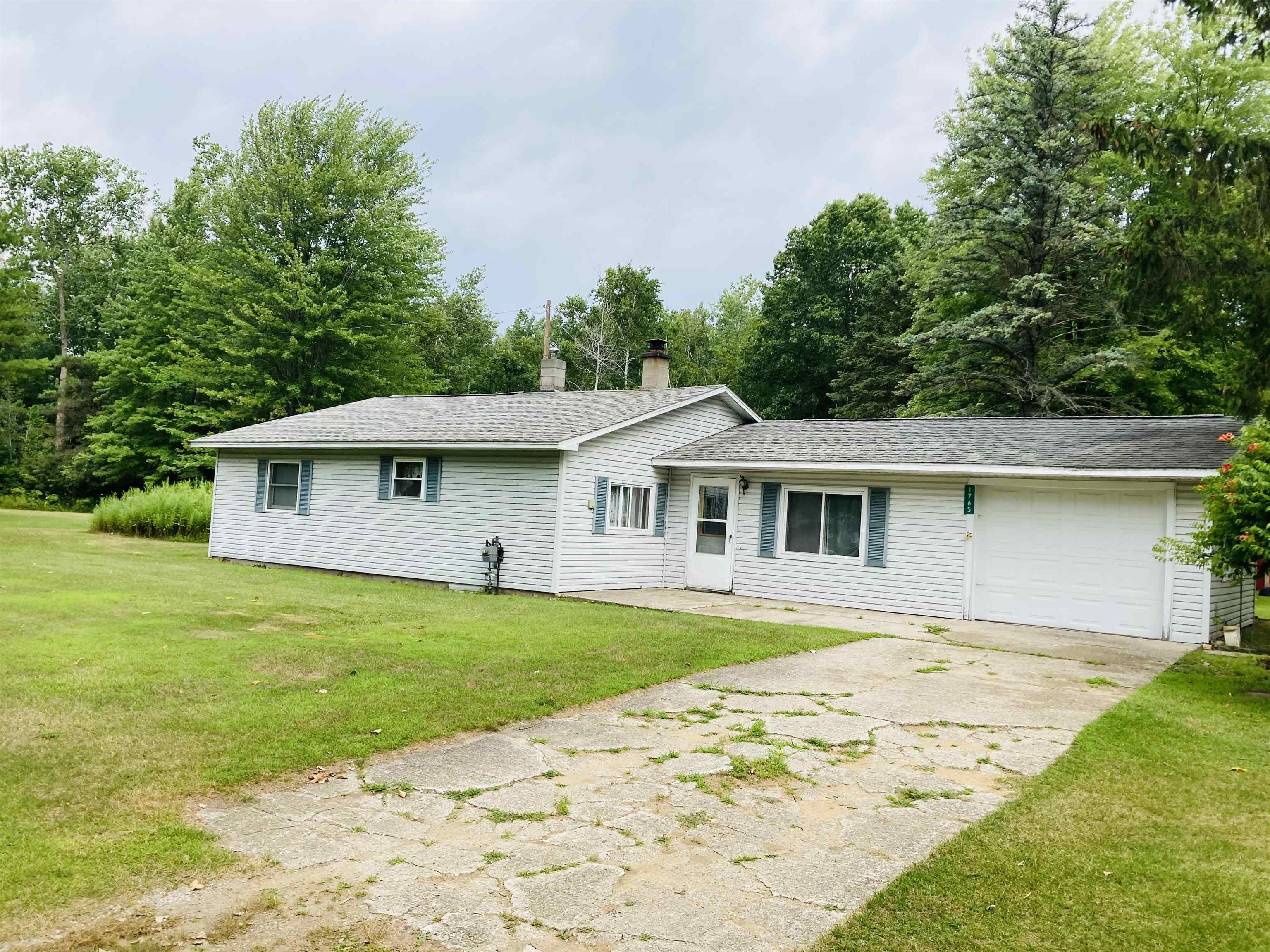 1765 East Coggins Road Pinconning, MI 48650 - Photo 1 of 12