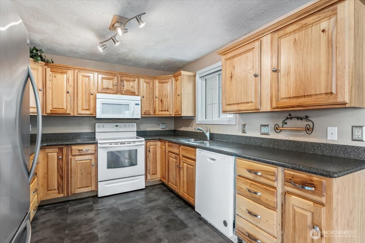 902 Ivy Avenue Cashmere, WA 98815 - Photo 12 of 32