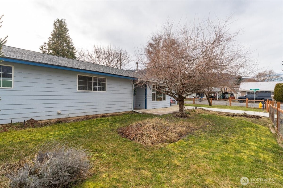 902 Ivy Avenue Cashmere, WA 98815 - Photo 6 of 32