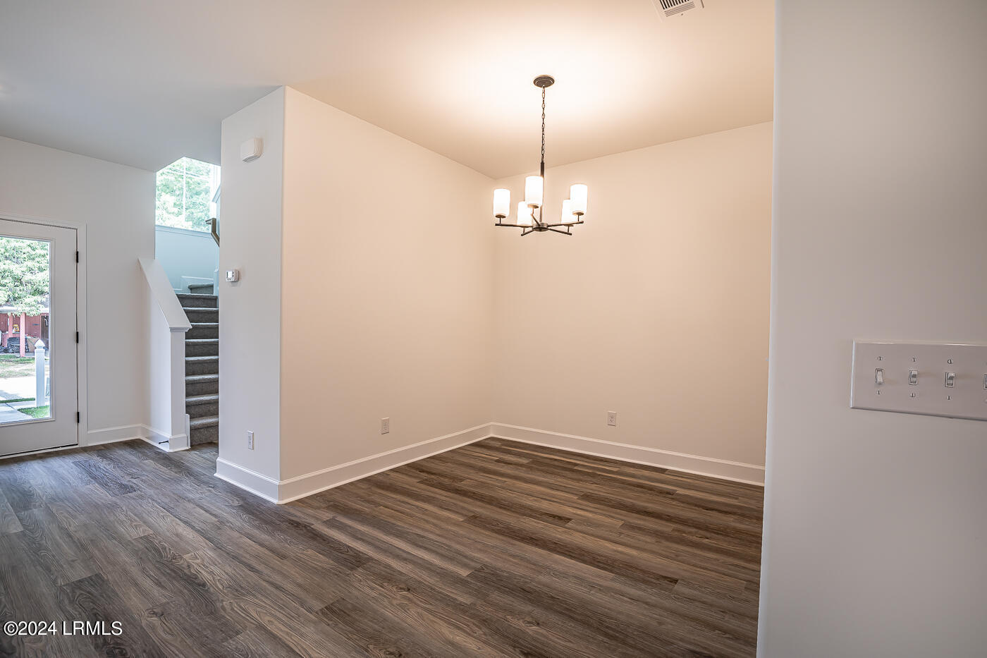 246 Weathersbee Street Ridgeland, SC 29936 - Photo 13 of 43 13 Dining