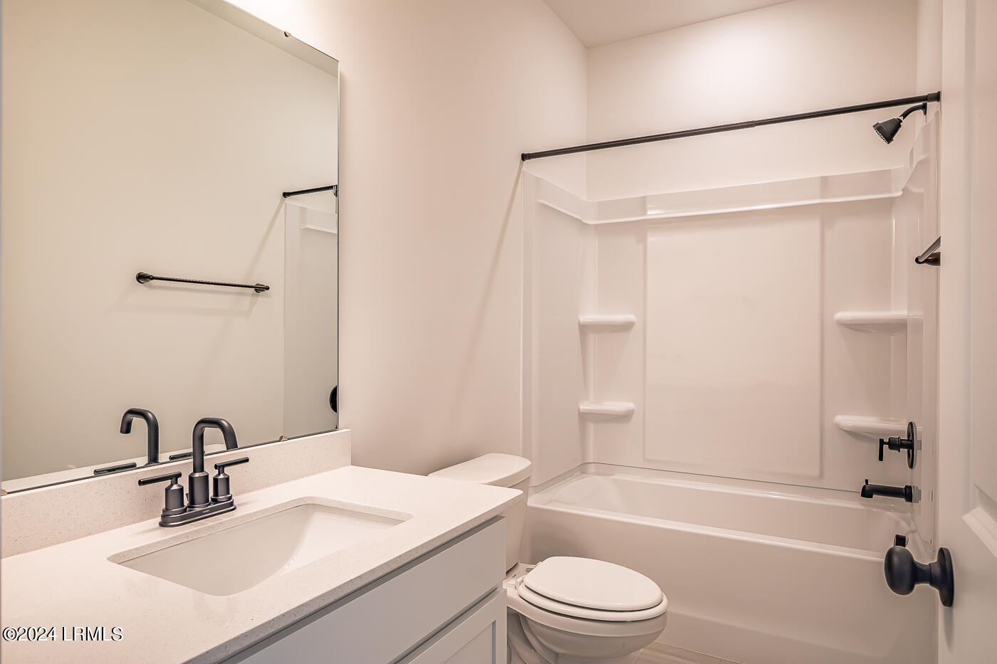 246 Weathersbee Street Ridgeland, SC 29936 - Photo 36 of 43 35 Ensuite bath