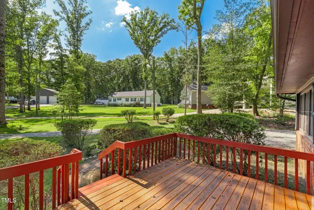 a black and white photo of a living room