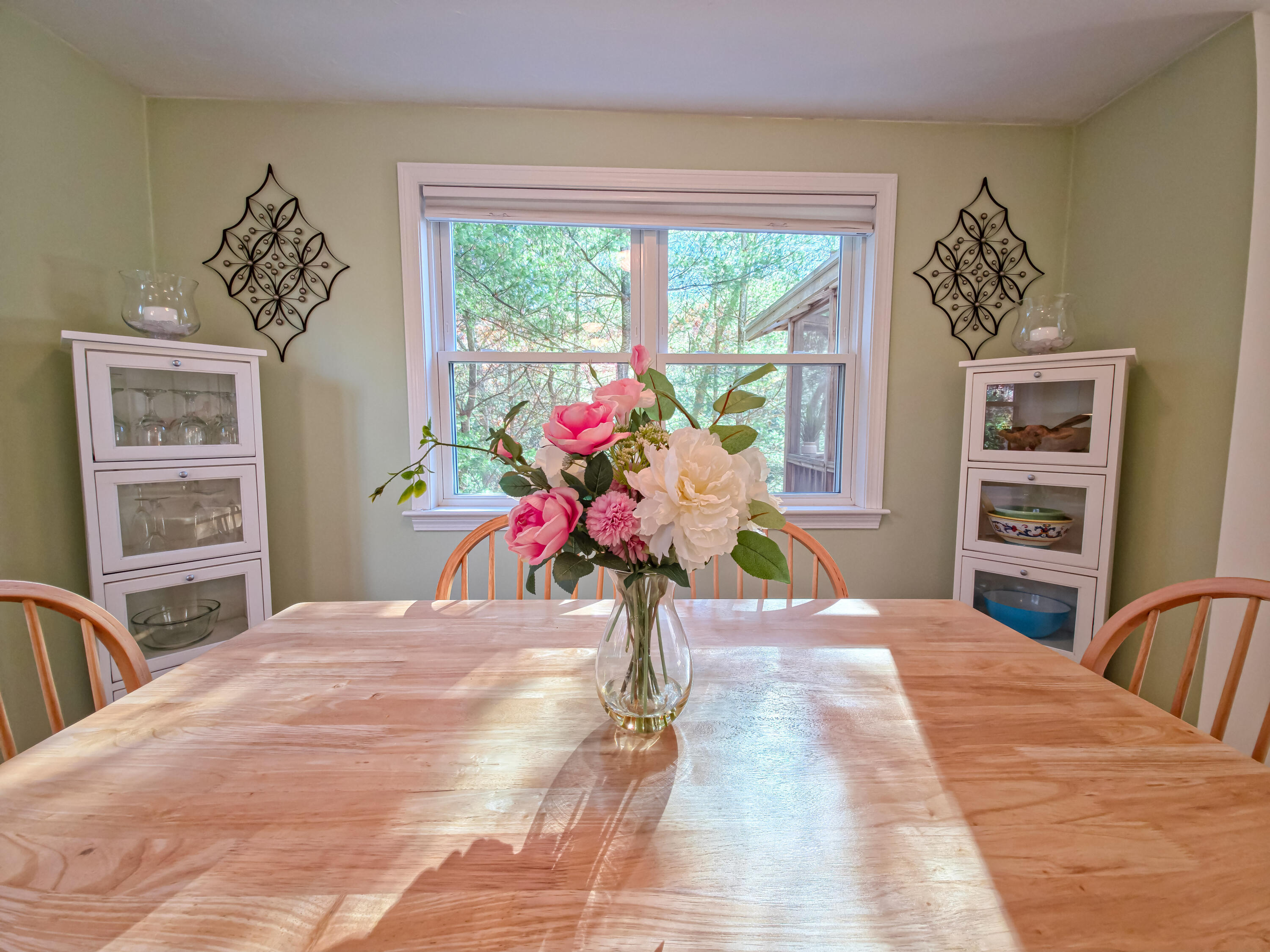 113 Blacksmith Shop Road Falmouth, MA 02540 - Photo 15 of 49 Dining Area