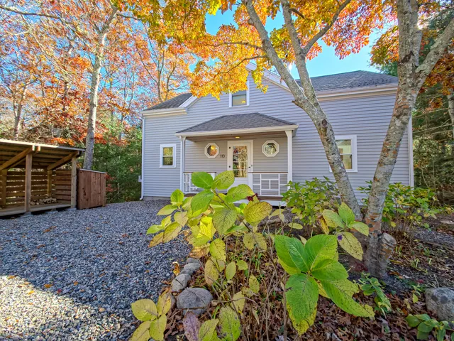 $725,000 | 113 Blacksmith Shop Road, Falmouth, MA 02540